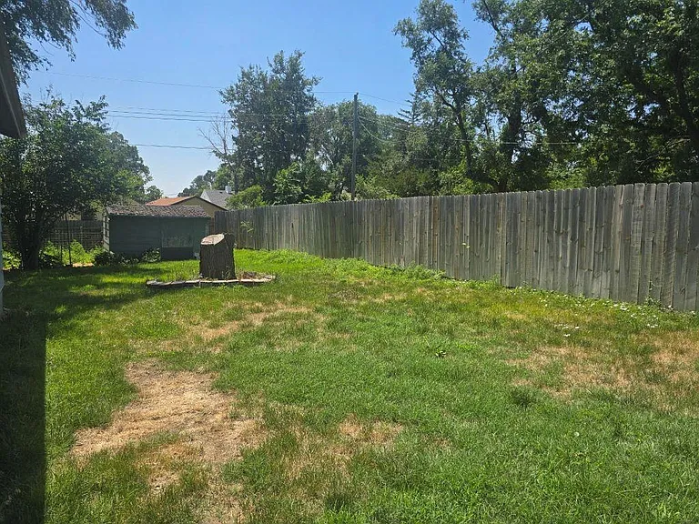 808 W K St — Photo 16