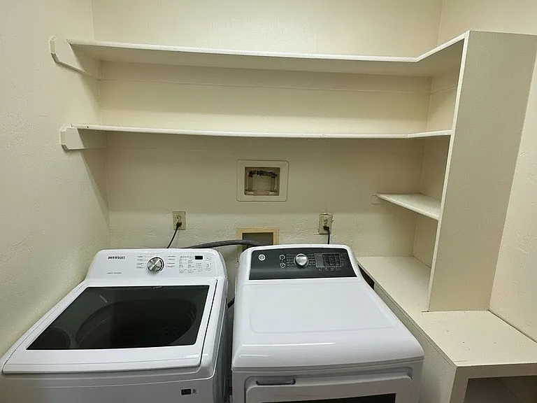 3020 E 3rd Ave — Photo 16