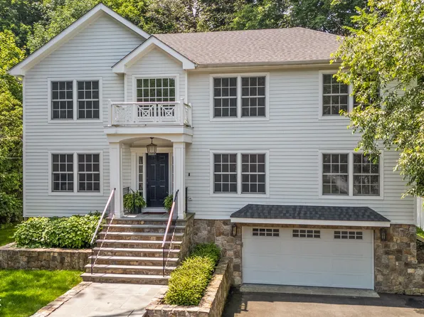 108 Orchard St, Cos Cob, CT 06807