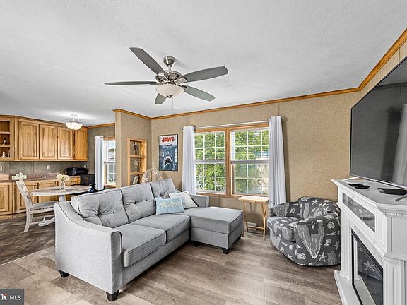 5th image of 7 Spinning Wheel Ln
