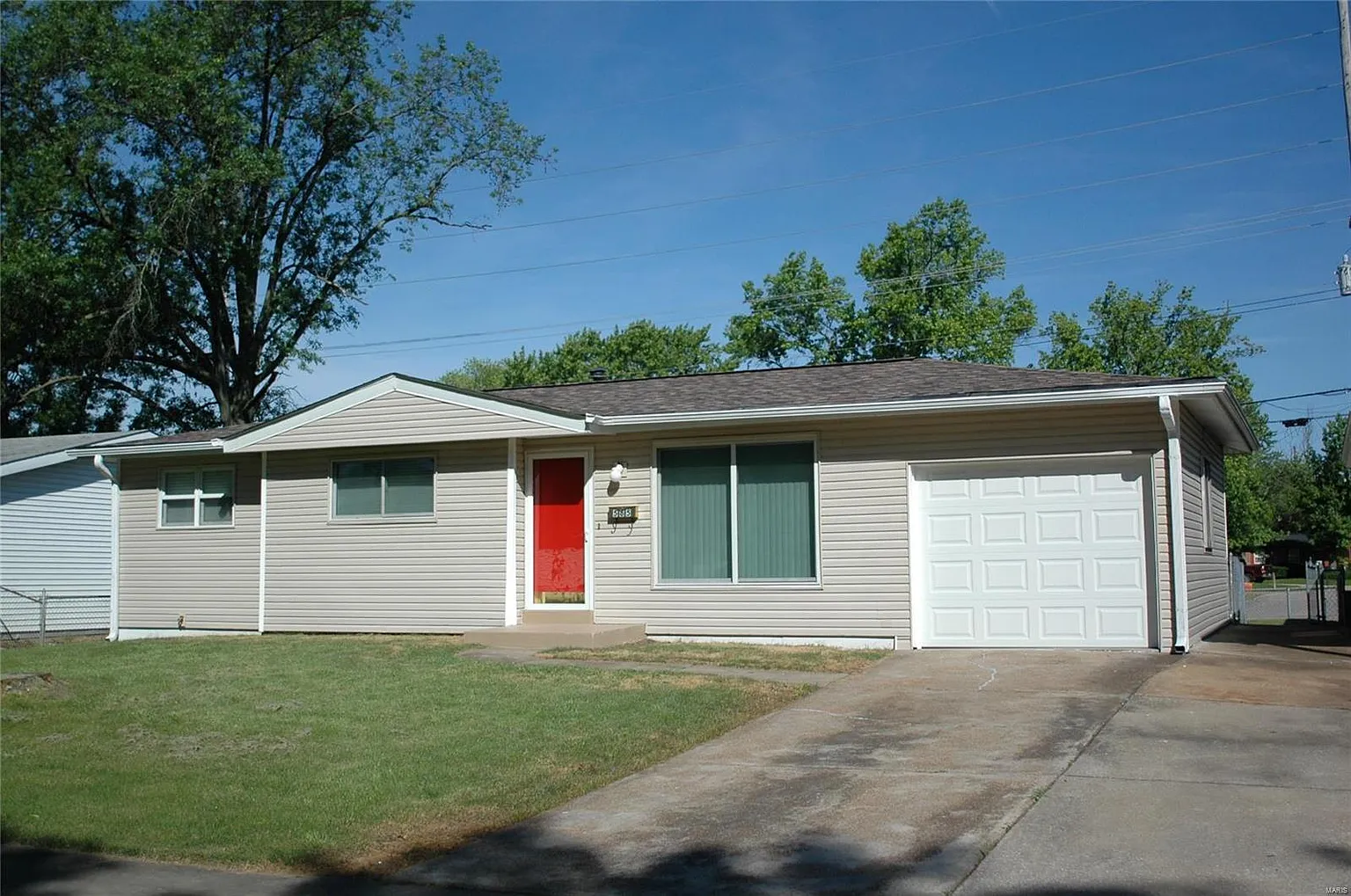 585 Lula Dr photo 1