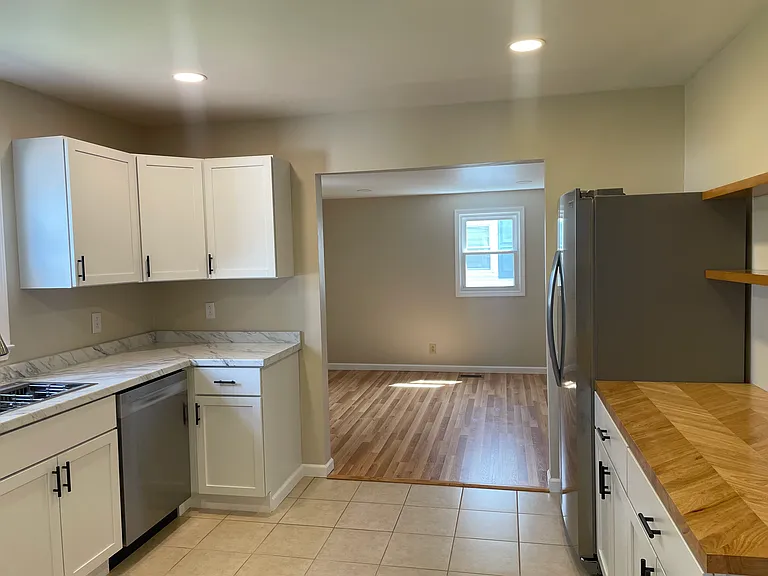 421 Harpold Ave — Photo 5