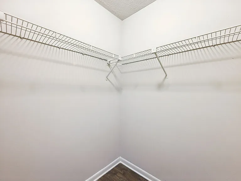 Gwinnett Square — Photo 16