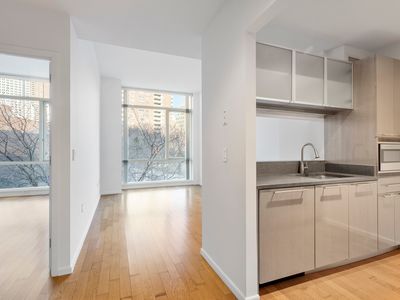 200 Chambers St APT 2M, New York, NY, 10007