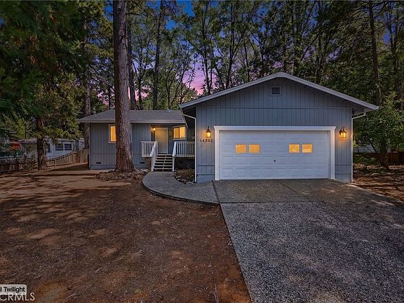 2nd image of 14382 Sinclair Cir