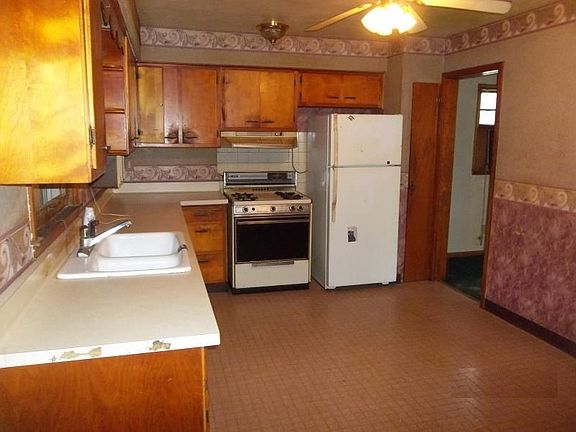 4th image of 1928 Arthur Ave
