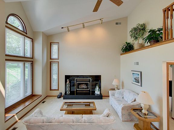 5th image of 3116 Hidden Lake Dr