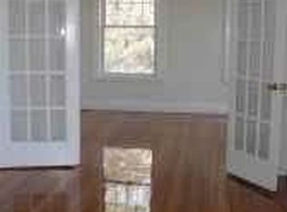 7 Depot Ct APT 3, Cohasset, MA 02025