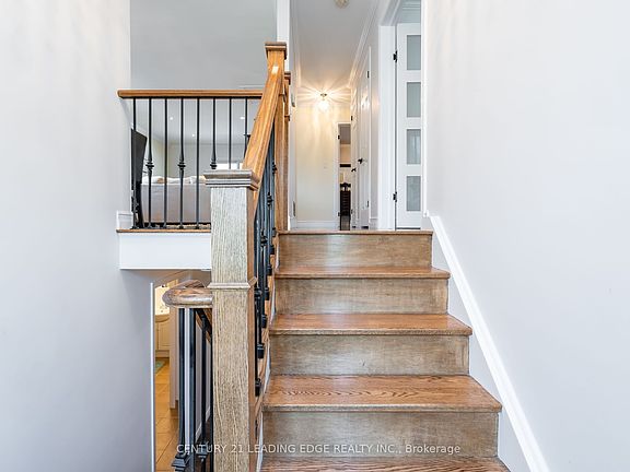 3rd image of 258 Nipigon St