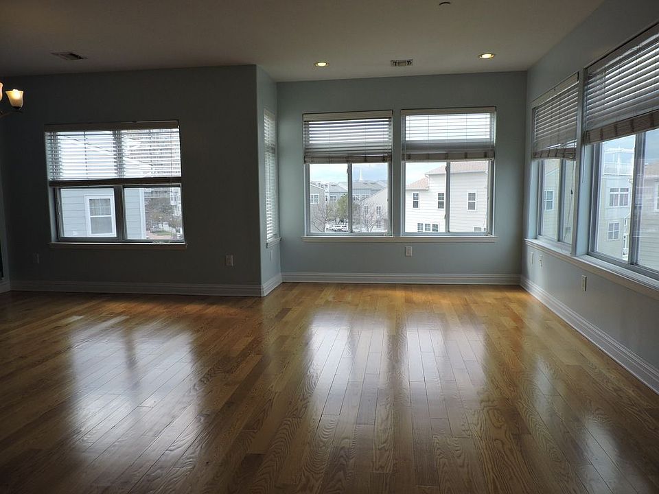 1st image of 121 Meridian Blvd