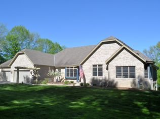 S82W24050 Artesian Ave, Big Bend, WI 53103