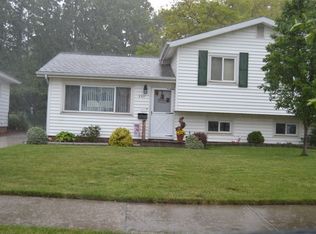823 Charles St, Willowick, OH 44095