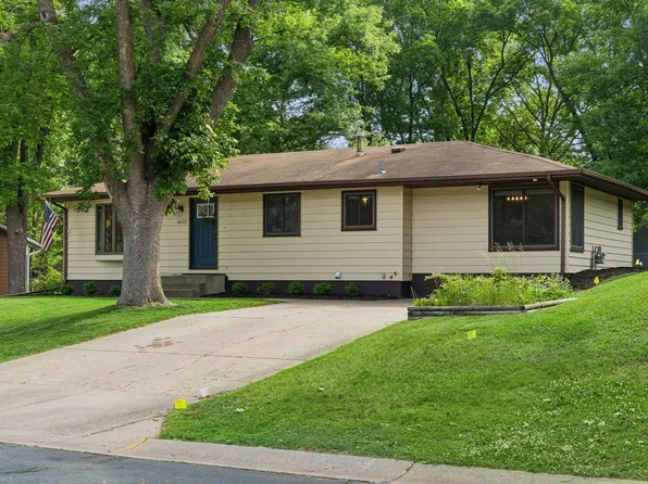 6631 Oakwood St, Rockford, MN 55373