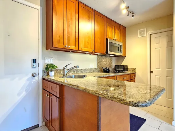 1459 Pele St APT 203, Honolulu, HI 96813