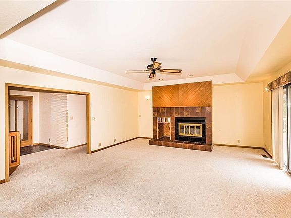 3rd image of 3315 Northwood Dr