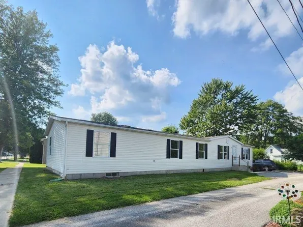 503 E Sycamore St, Silver Lake, IN 46982