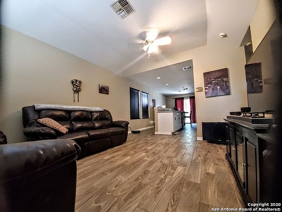 3rd image of 4911 Driskill St
