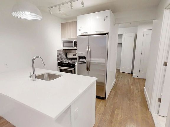 3rd image of 991 Ocean Ave Unit 5-B