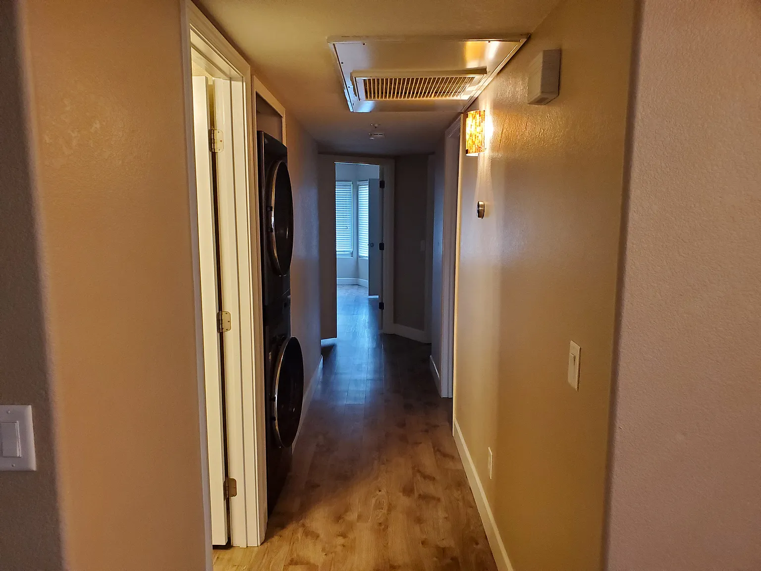 3 bed, 1189 sqft, $2,250 — Photo 3