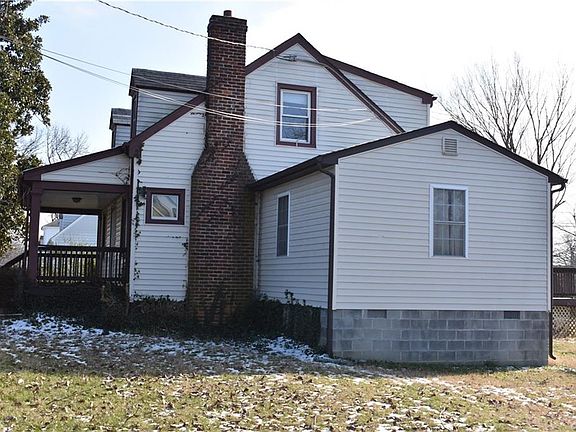 3rd image of 7 Saint Claire Ln