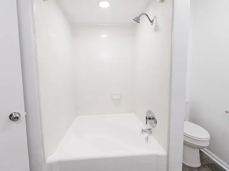 8375 Fountain Ave — Photo 20
