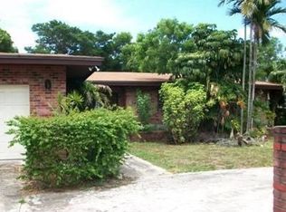 18725 NE 18th Ave, Miami, FL 33179