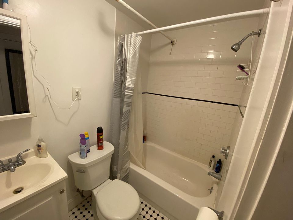 2nd image of 18A Commonwealth Ave #1