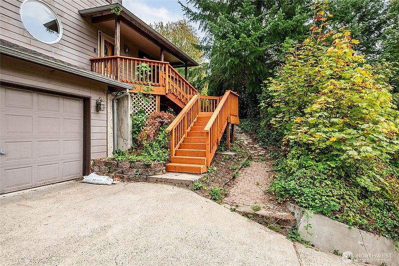 2nd image of 217 Nevada Drive