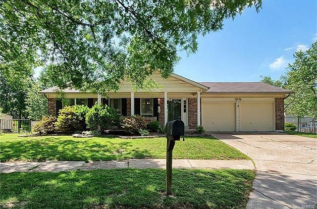 1st image of 2728 Sand Springs Dr
