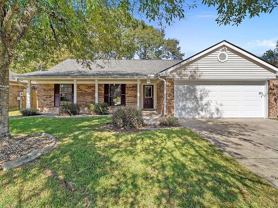 1st image of 217 Goldenwood Dr