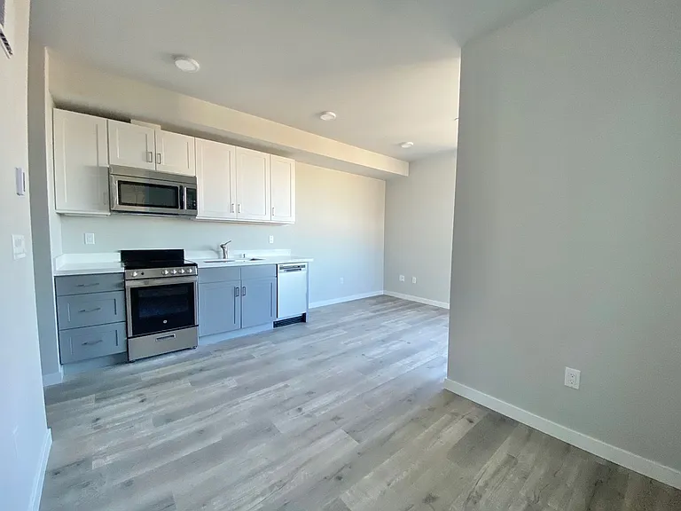 University Flats Apartments — Photo 46
