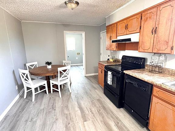 2nd image of 11954 Lagoon Ln