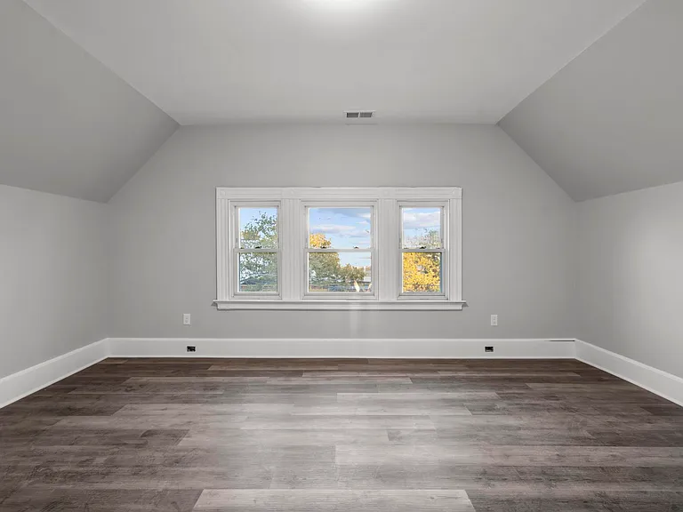 548 Ferry St #3 — Photo 10