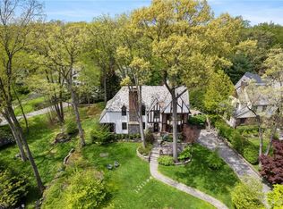 10 Beechtree Dr, Larchmont, NY 10538