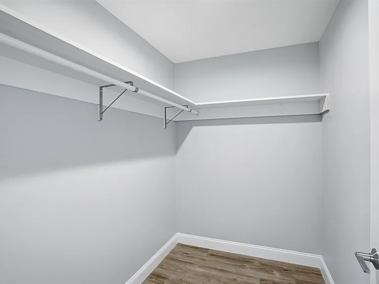 632 Centre St #302 — Photo 8
