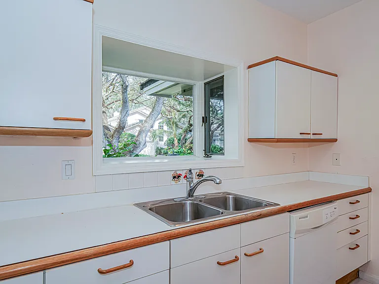 131 Peppertree Dr #21 — Photo 5