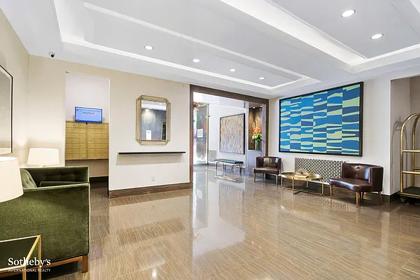 Sold by Sotheby's International Realty | media 23