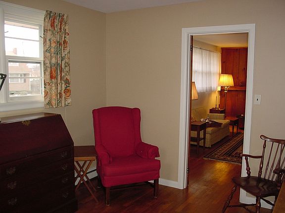 4th image of 803 Seville Ave
