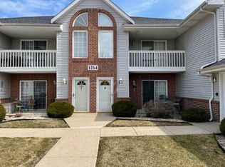 1264 Village Centre Dr UNIT 4, Kenosha, WI 53144