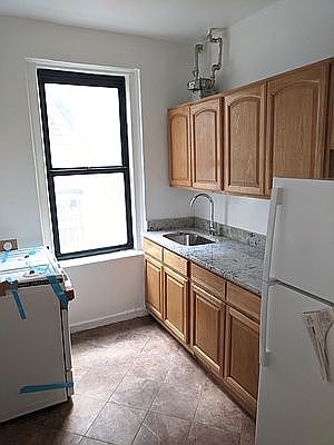 2nd image of 975 Sherman Ave #34SS