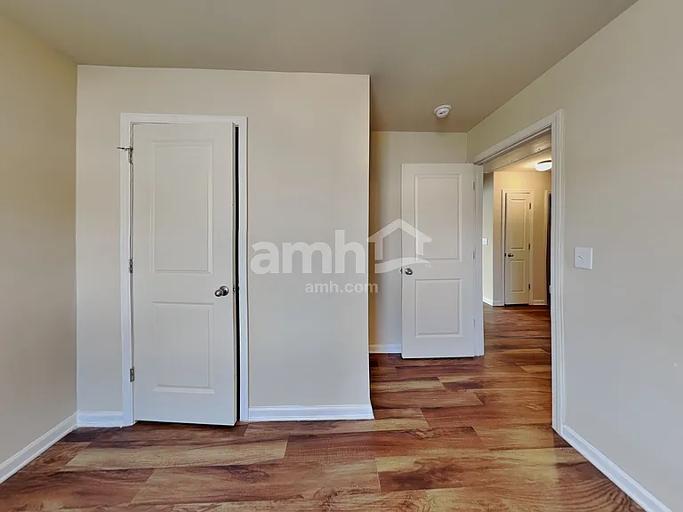 223 Maxton Ave — Photo 16