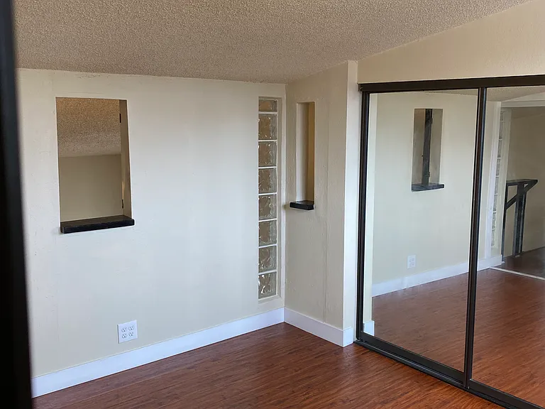 Vista Del Mar Ave — Photo 11