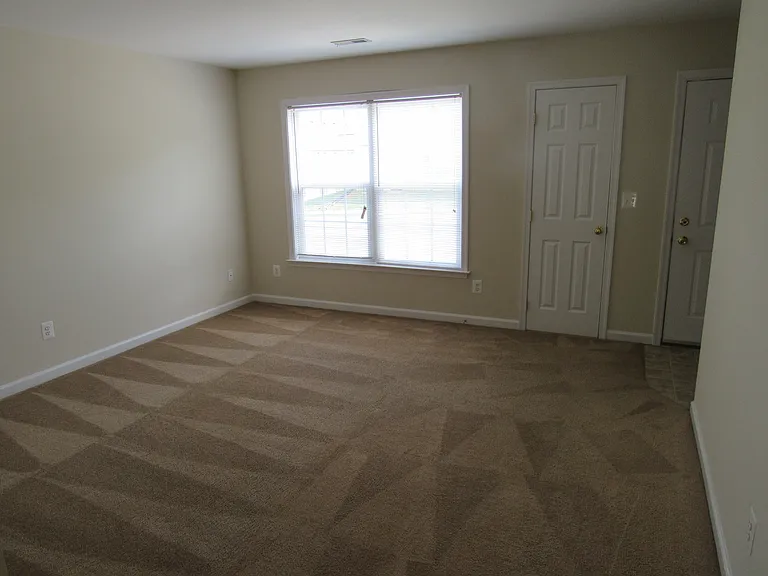 14835 Porterfield Dr — Photo 36