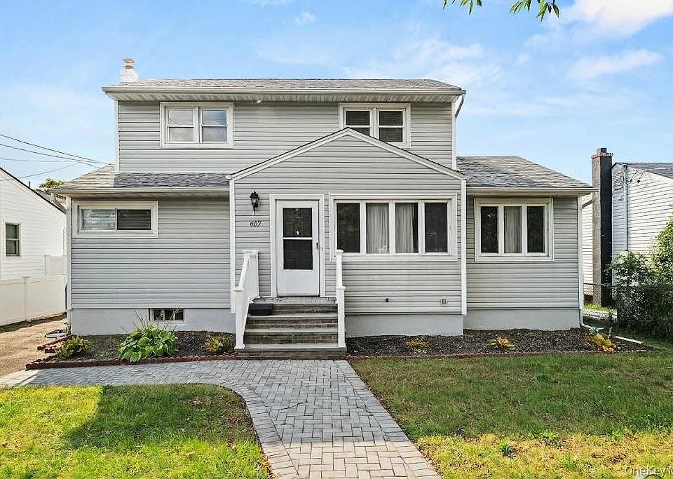 1st image of 607 N Monroe Avenue