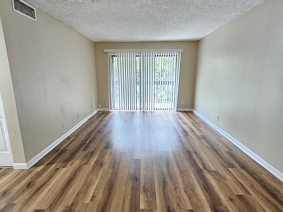 3rd image of 1900 N Congress Ave APT 205