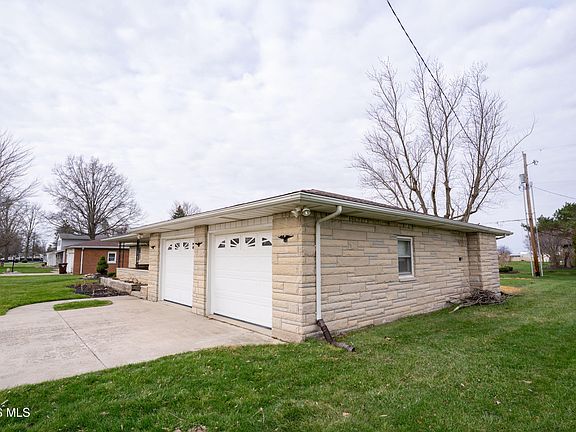 4th image of 1118 Emerald Rd