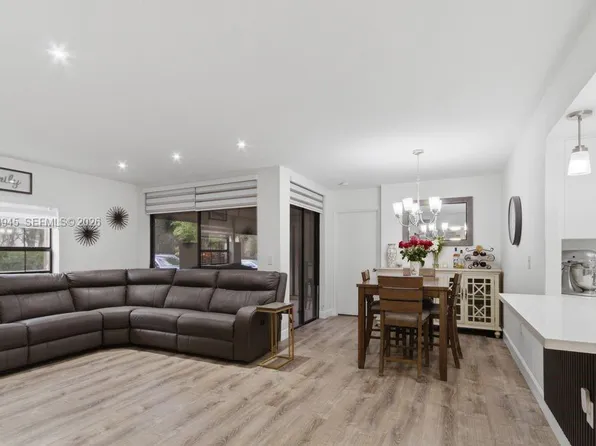 10790 NW 14th St APT 184, Plantation, FL 33322