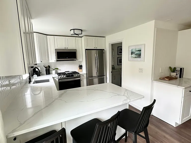 14 Westminster Dr — Photo 2