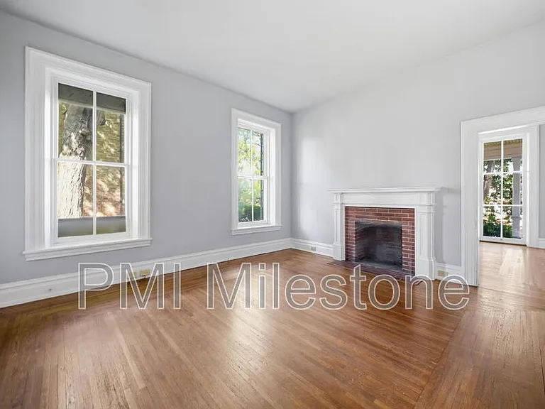 323 N Potomac St #1 — Photo 7