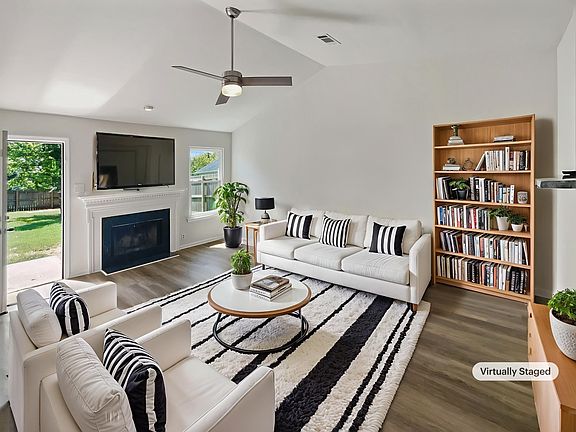 4th image of 7513 W Winchester Dr